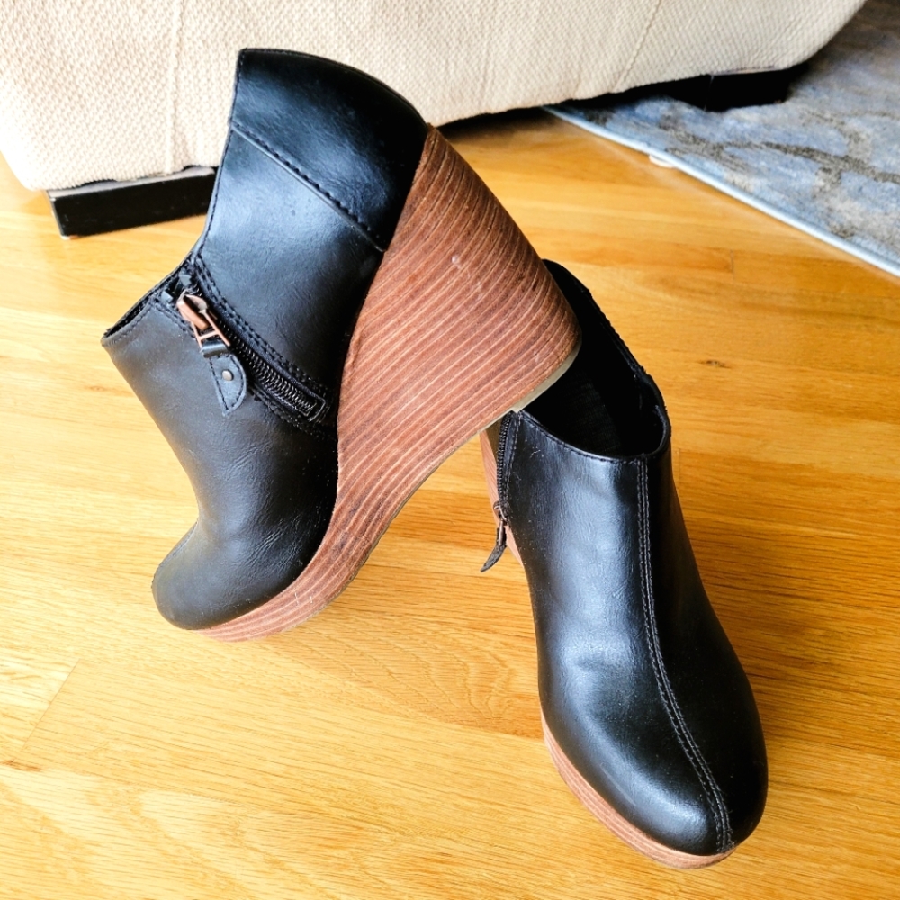 Dr Scholls womens size 9.5 wedge booties